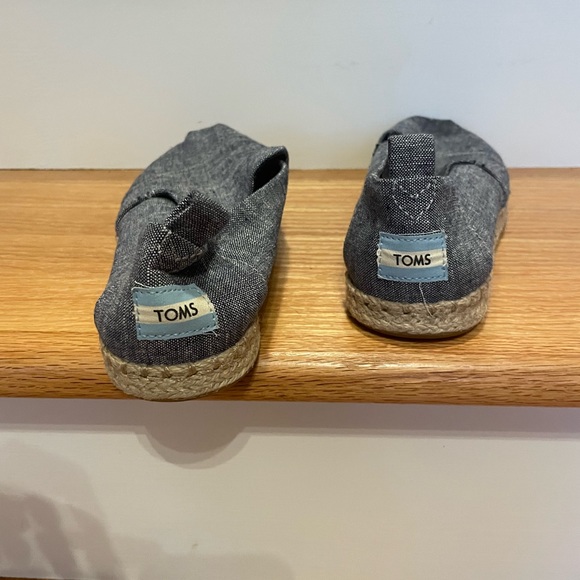 Toms - Picture 9 of 10